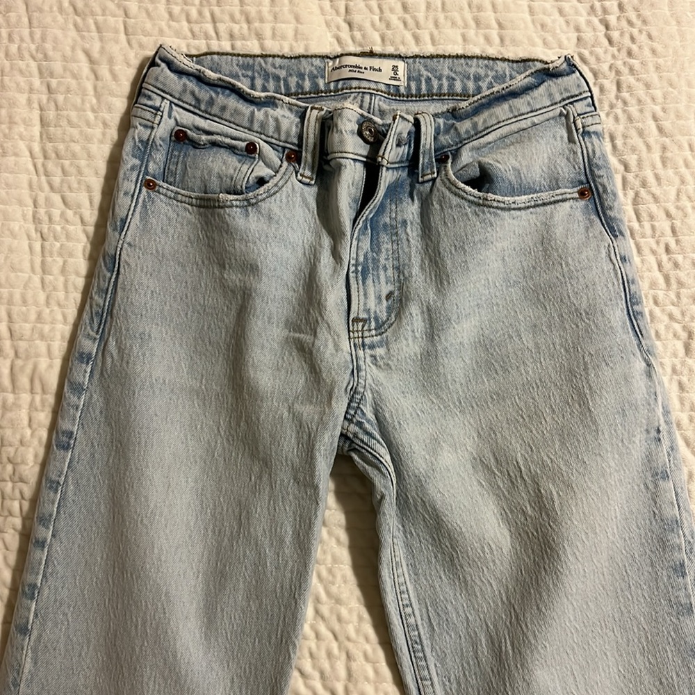 Abercrombie Mid Rise Jeans - Picture 2 of 5